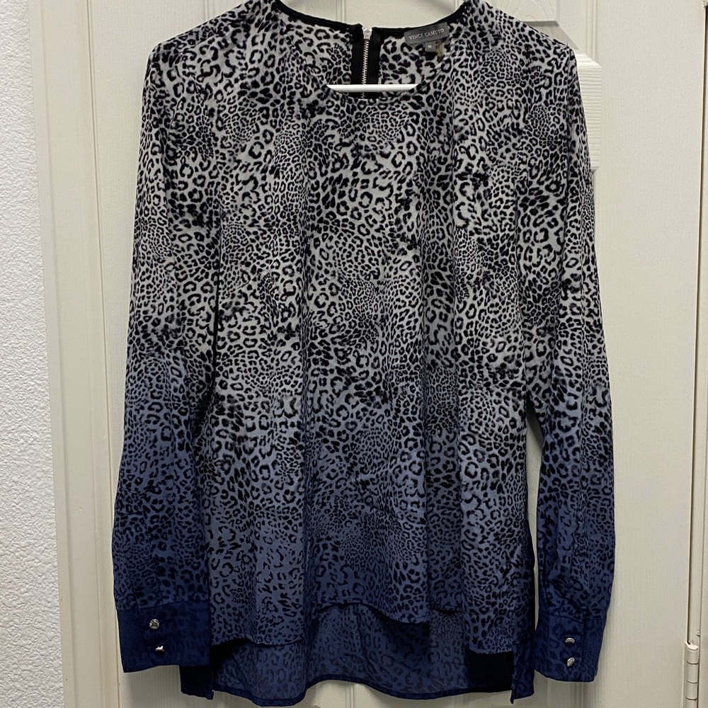 Vince Camuto Navy/Gray Animal Print Top sz M